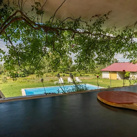 Casa Do Castelo Em Arnoia * 塞洛里库迪巴什图